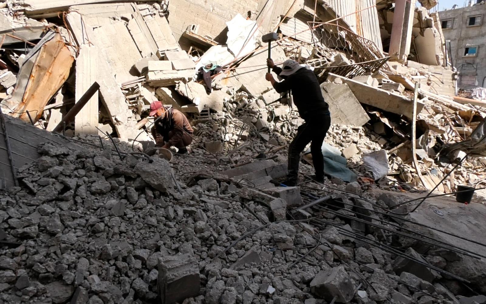 إعمار شعبي في غزة: من ركام المنازل تنبعث الحياة وتُبنى صروح الصمود