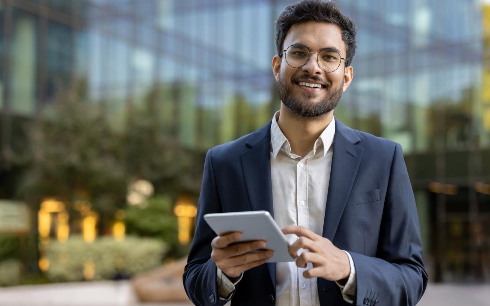 هل 5 آلاف دولار بداية حقيقية لبناء الثروة؟ خبراء يجيبون على تساؤلات الشباب العربي