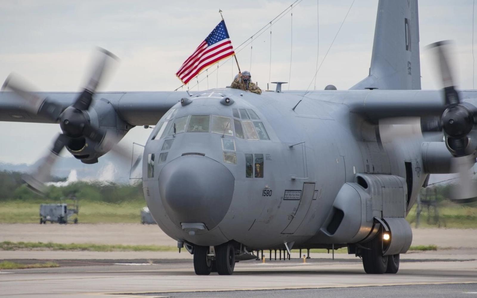 طائرة "الرابحة" الأمريكية للحرب الإلكترونية تحط في الشرق الأوسط: تهديد جديد في الأفق