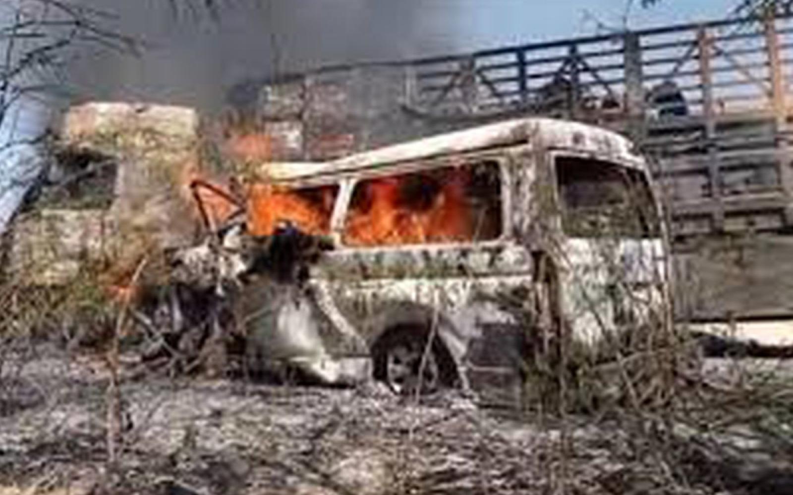 مصرع 11 شخصاً في حادث مروري مروع باليمن.. حافلة تحترق وشحنة مصاحف تتضرر