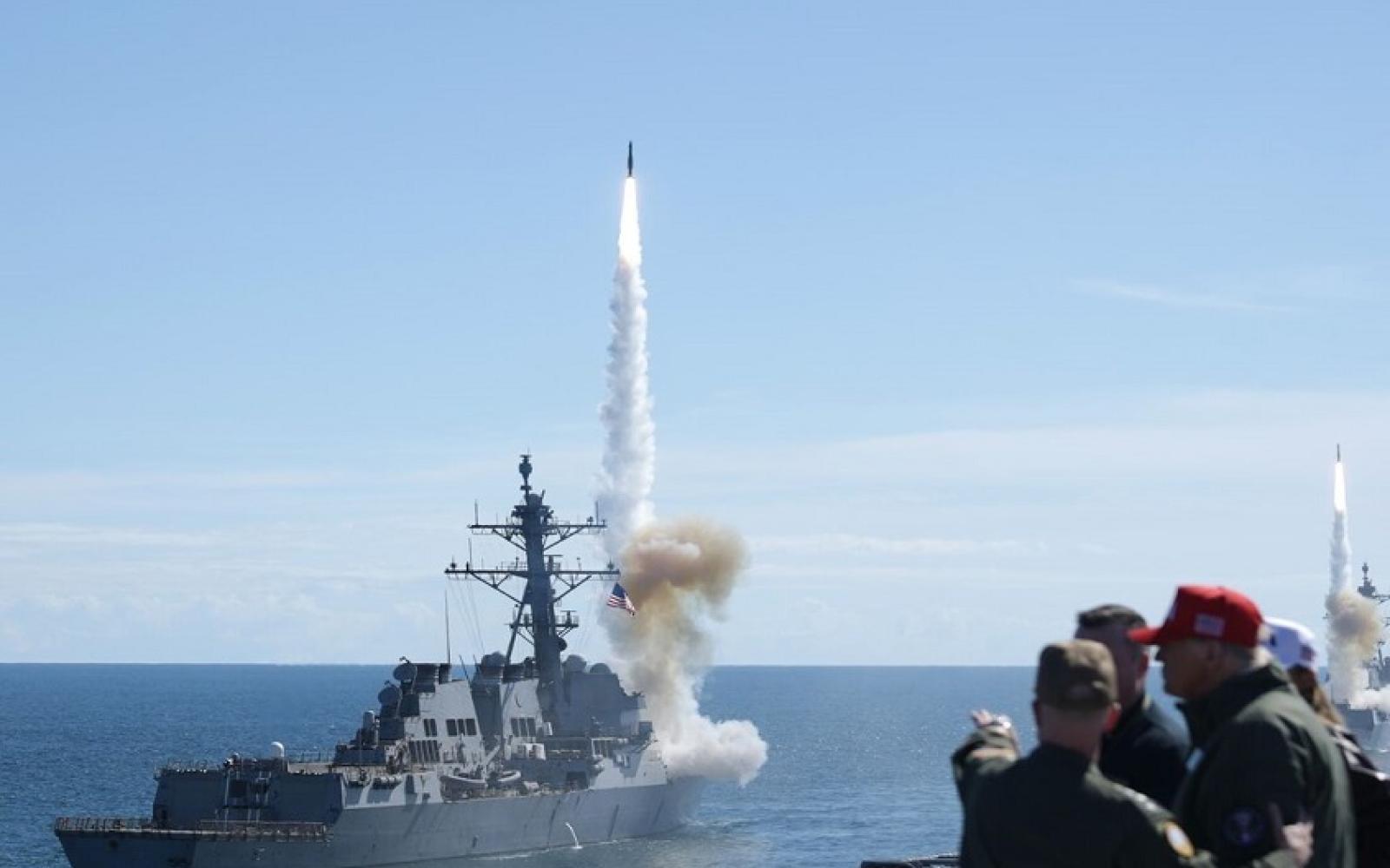 قائد سابق في الناتو يكشف عن سيناريوهات أمريكية محتملة لشن هجوم على إيران