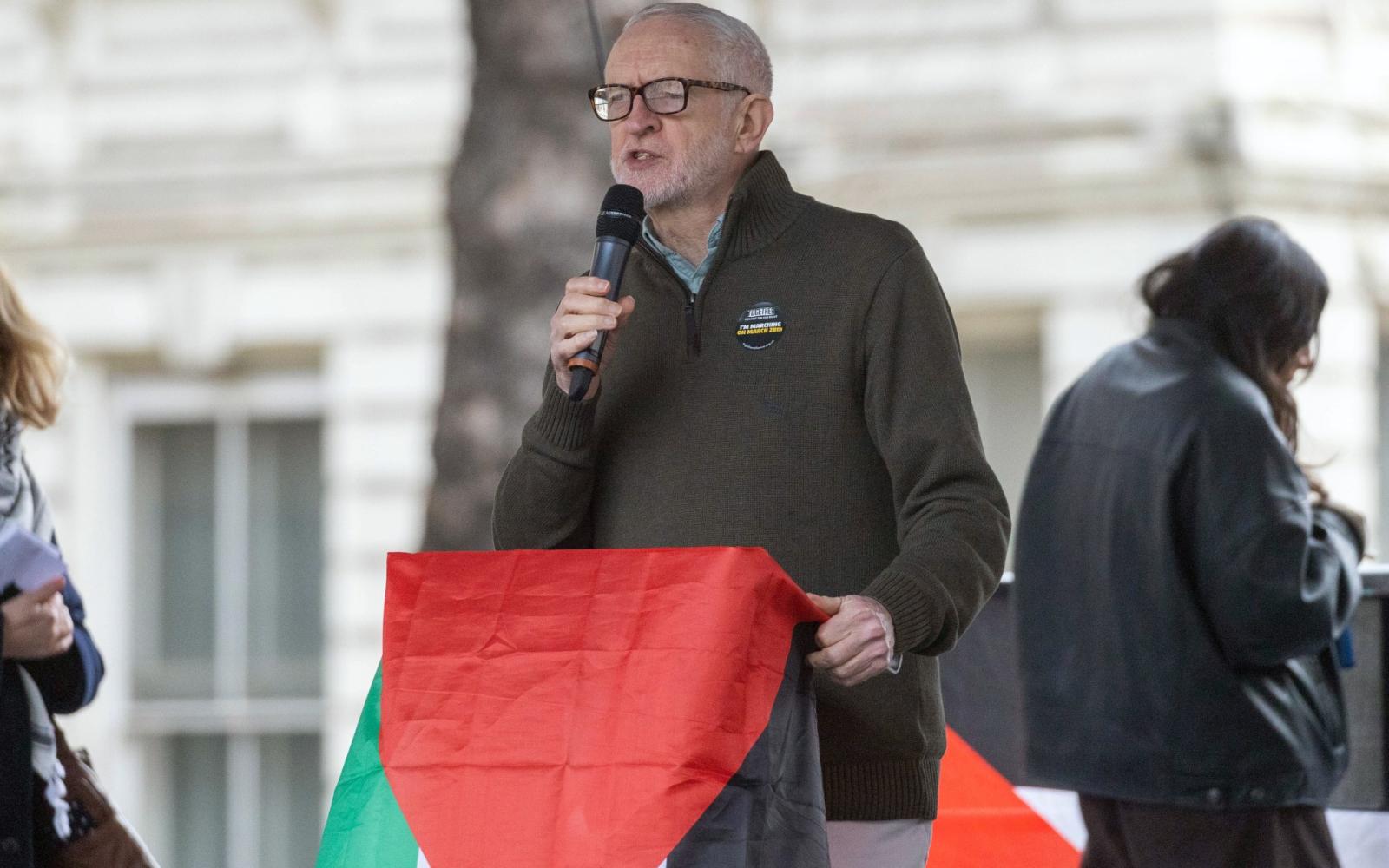 جيرمي كوربن يقود حملة بريطانية لدعم المرشحين المؤيدين لفلسطين في الانتخابات المحلية