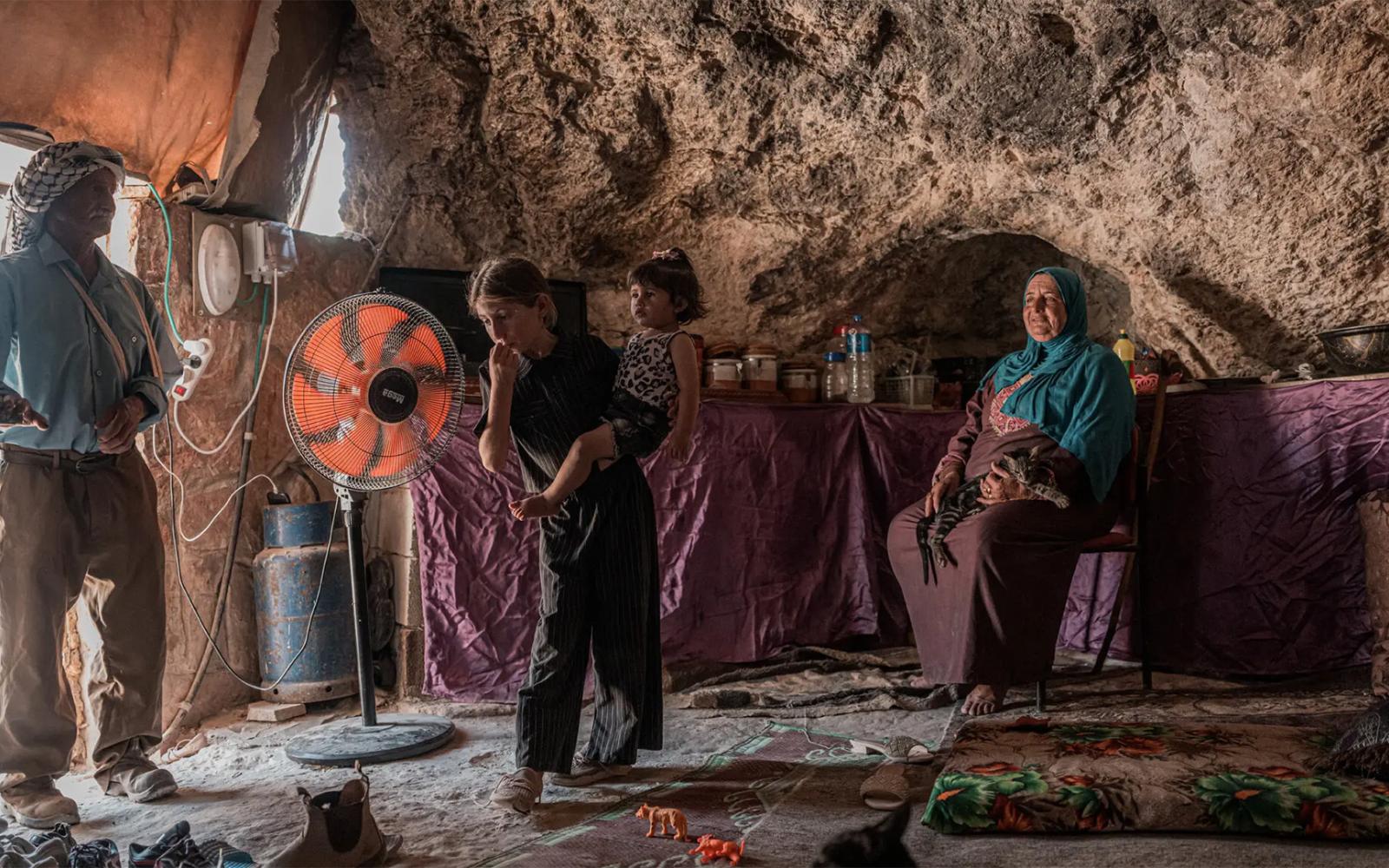 نيويورك تايمز تكشف عن مأساة عائلة فلسطينية وخرق أمني إسرائيلي "غير مسبوق"