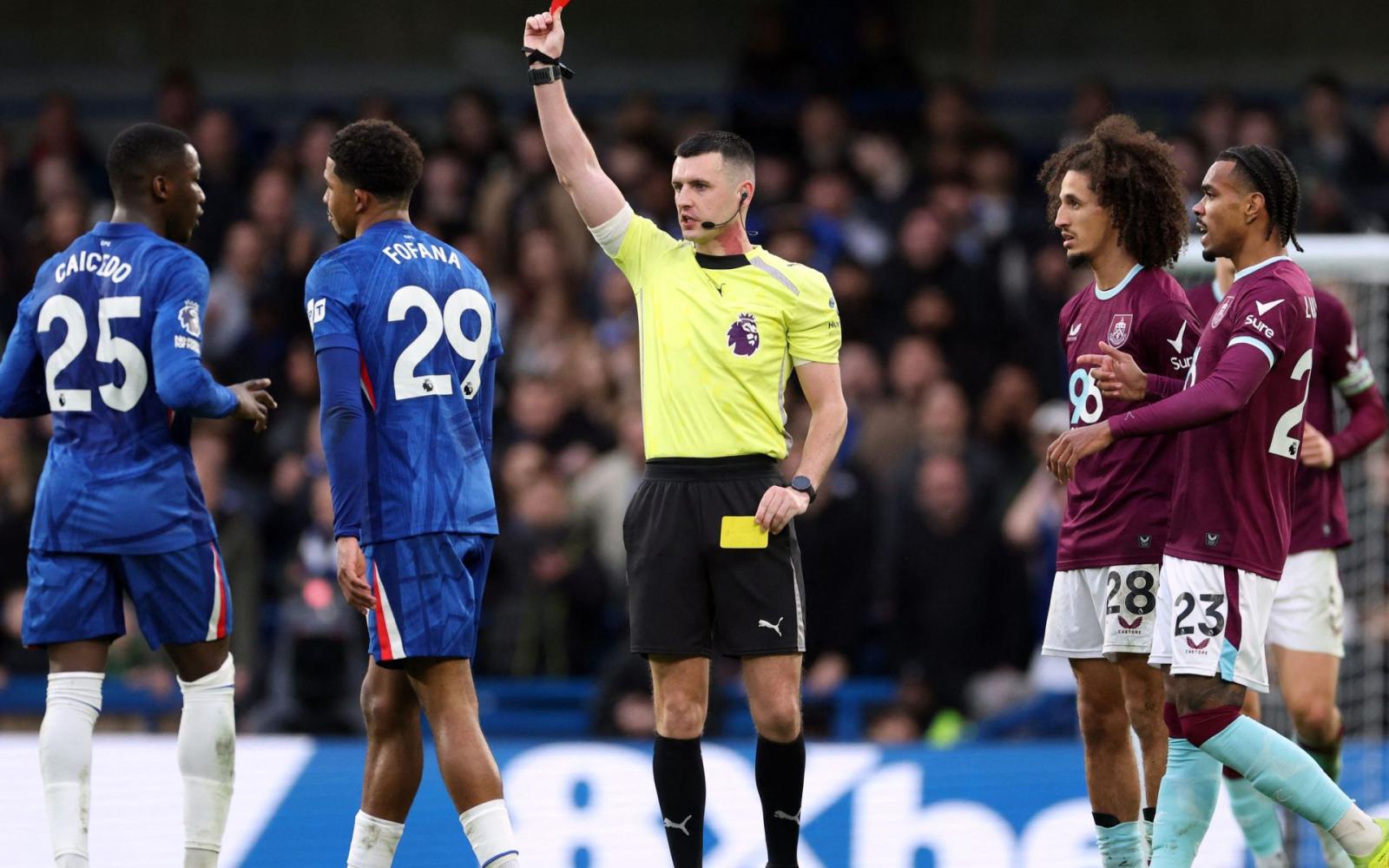 الاتحاد الفرنسي يدعم ويسلي فوفانا بعد تعرضه لإساءات عنصرية: إدانة قوية للكراهية في الرياضة