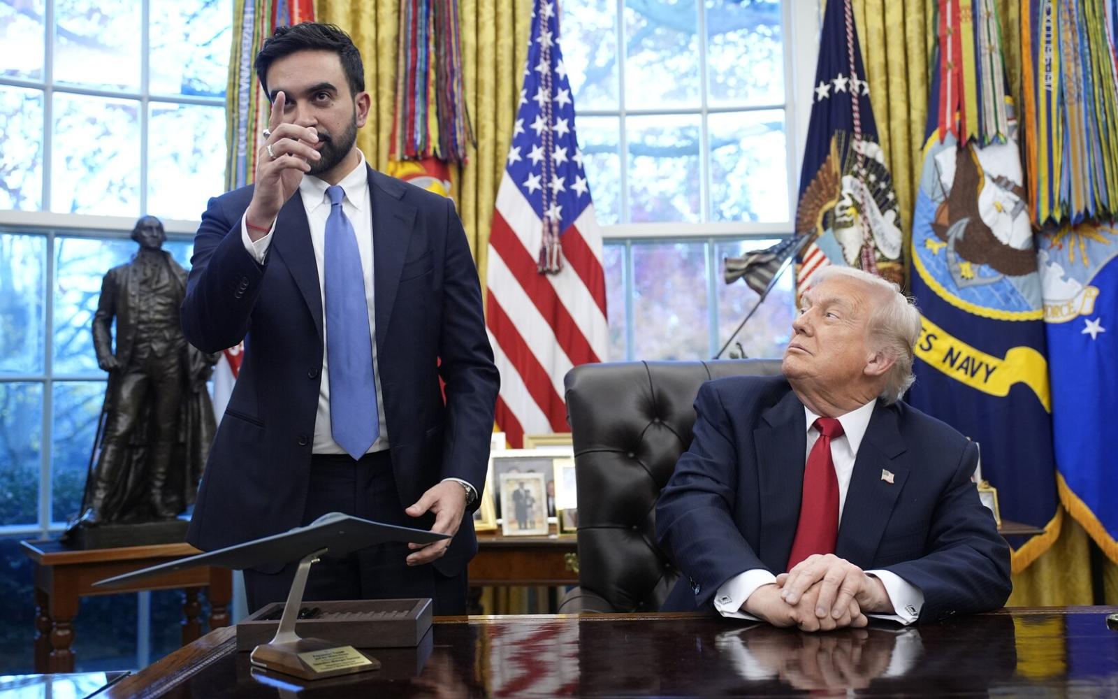 ترامب يتحول من مهاجمة عمدة نيويورك "الشيوعي" إلى مدحه أمام حشد ضخم بالكونغرس