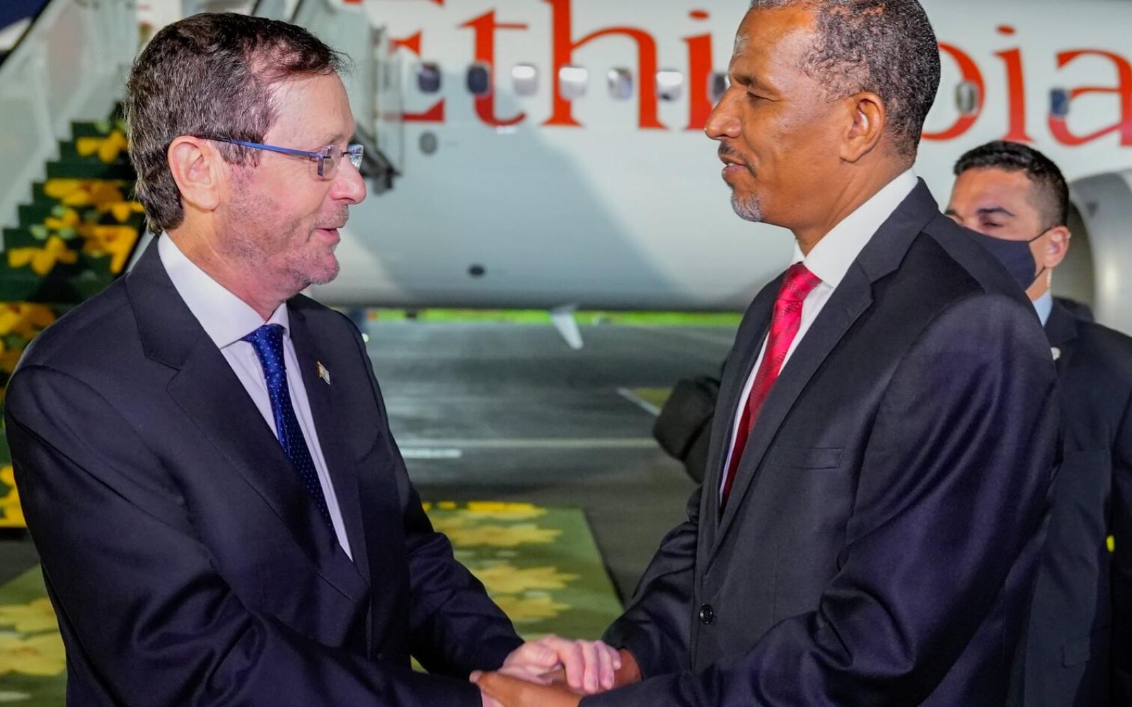 هرتسوغ في أديس أبابا: زيارة إسرائيلية لإثيوبيا لتعزيز العلاقات وسط حراك إقليمي