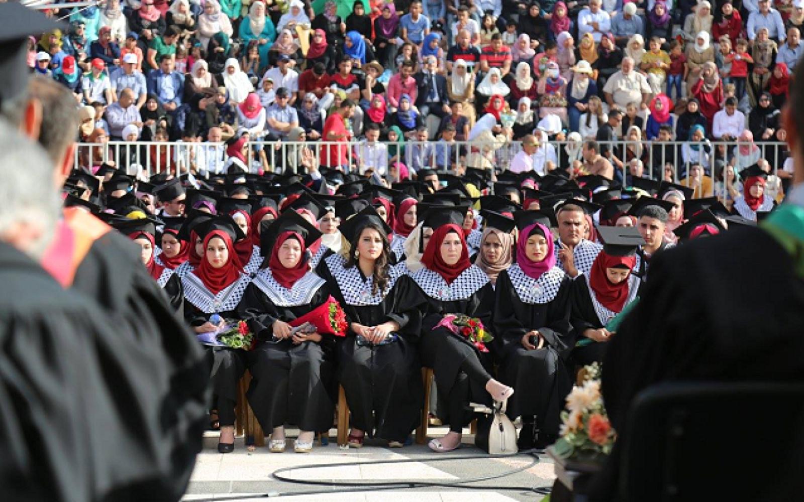 الالتماس إلى العليا يطالب بإلغاء قانون يمنع توظيف خريجي الجامعات الفلسطينية بالتعليم
