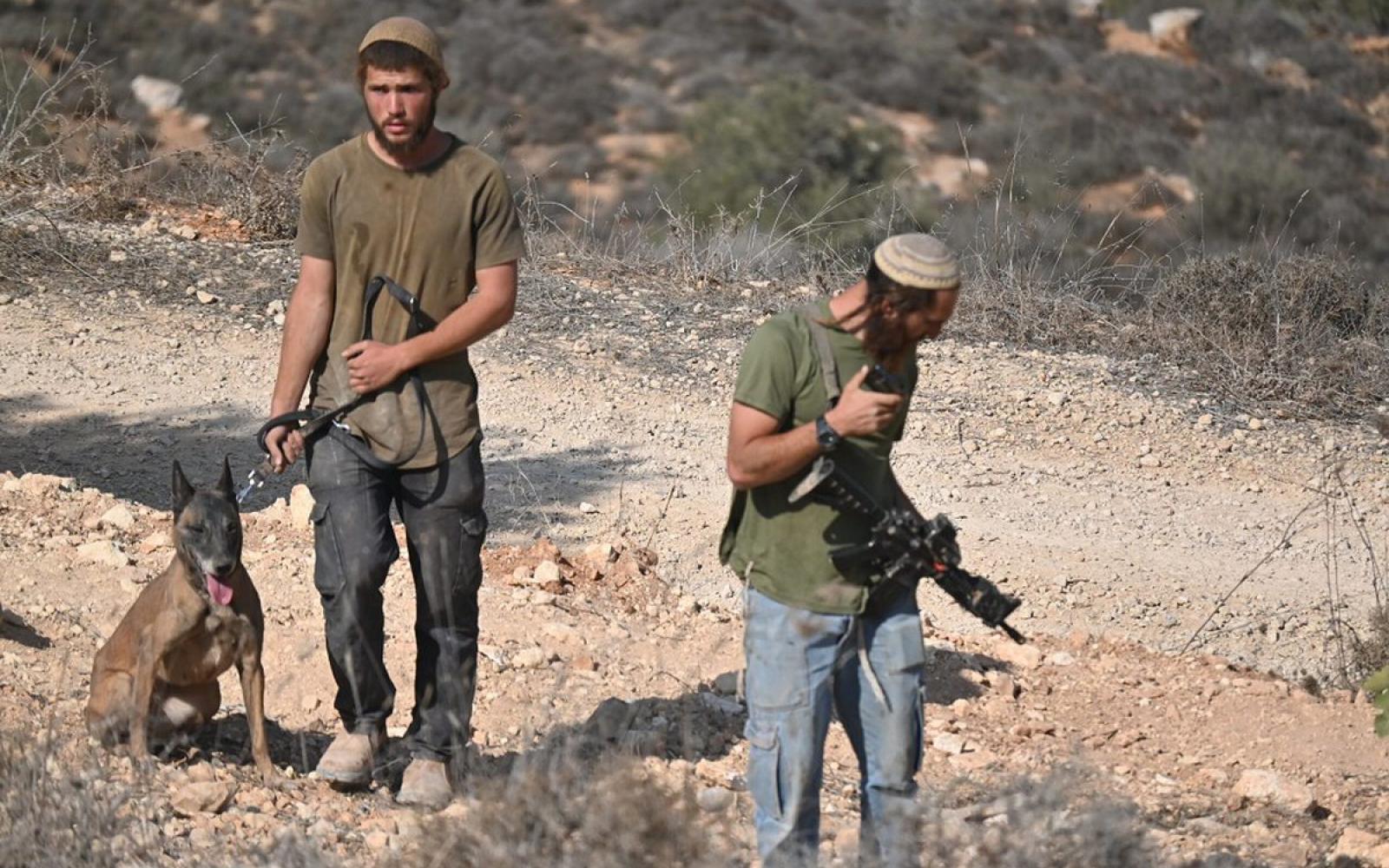 مستوطنون يقتحمون تجمع عرب الخولي بقلقيلية ويهددون الأهالي بالرحيل القسري