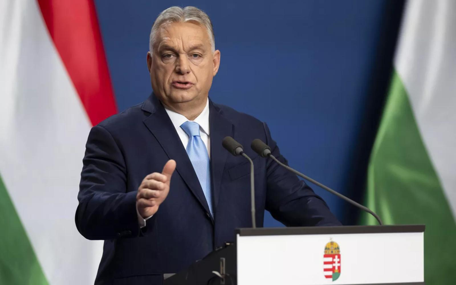 "بوليتيكو": ضغوط الاتحاد الأوروبي على أوربان بشأن أوكرانيا قد تعزز موقفه الانتخابي في المجر