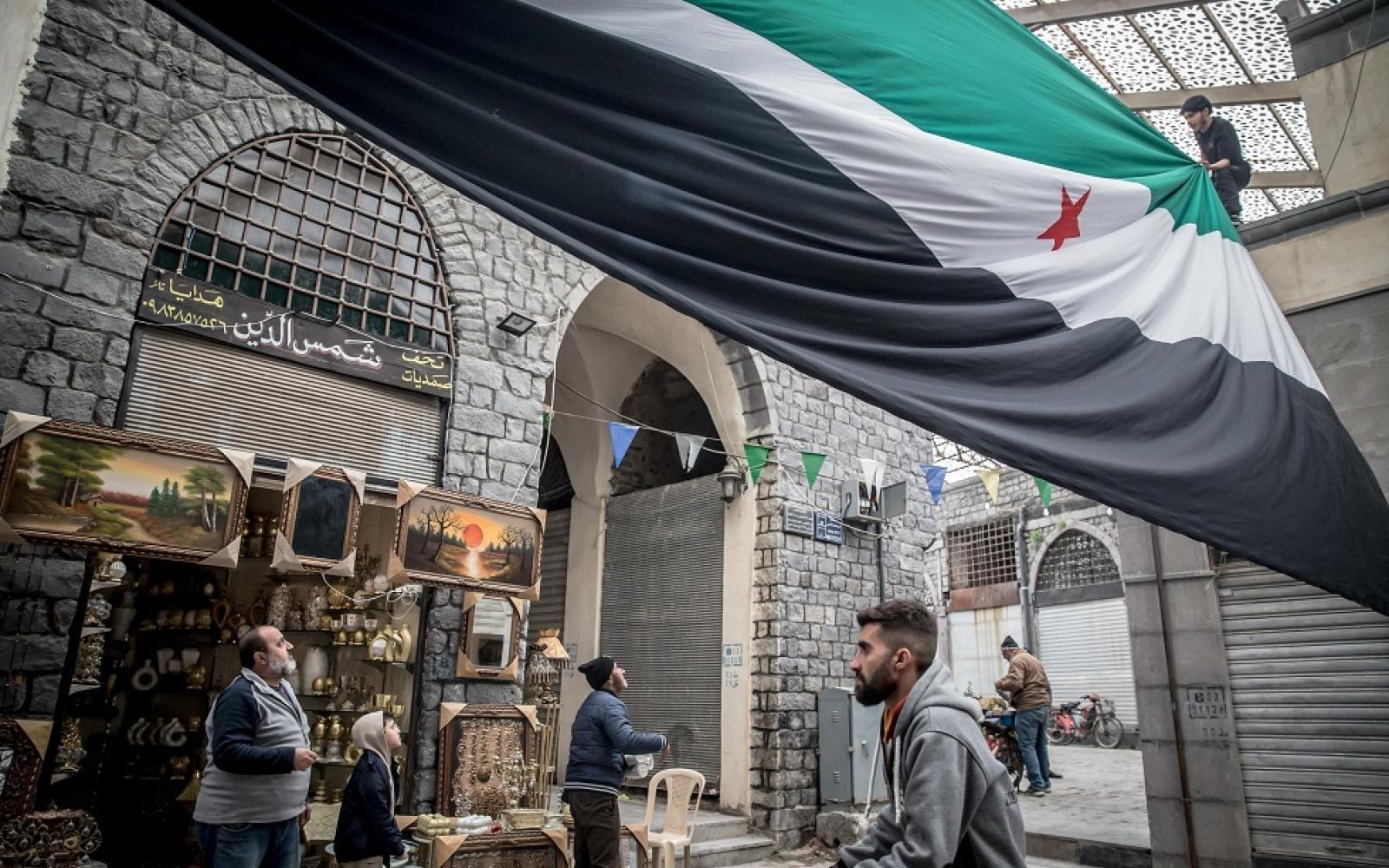 دمشق تعزز تواجدها في الحسكة: وصول كتب مدرسية وبدء عملية إعادة انتشار بين "قسد" والحكومة