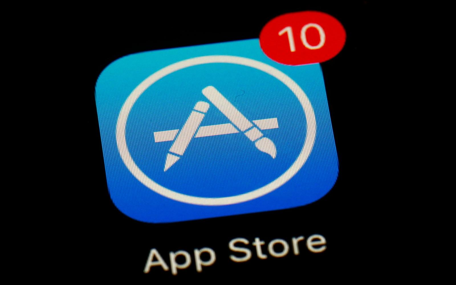 آبل تفعّل نظام التحقق من العمر عالمياً: قيود جديدة على تطبيقات المراهقين والقاصرين