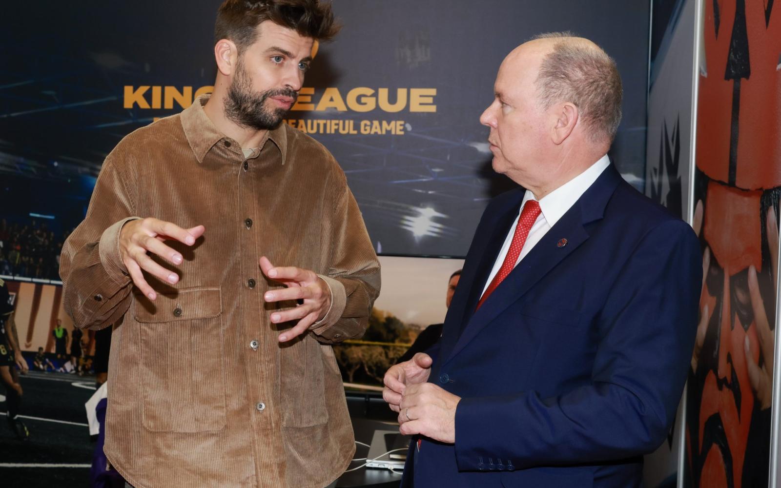 بيكيه يشعل الجدل مجدداً: لافتة في مدريد تثير حنين الخلافات مع ريال مدريد