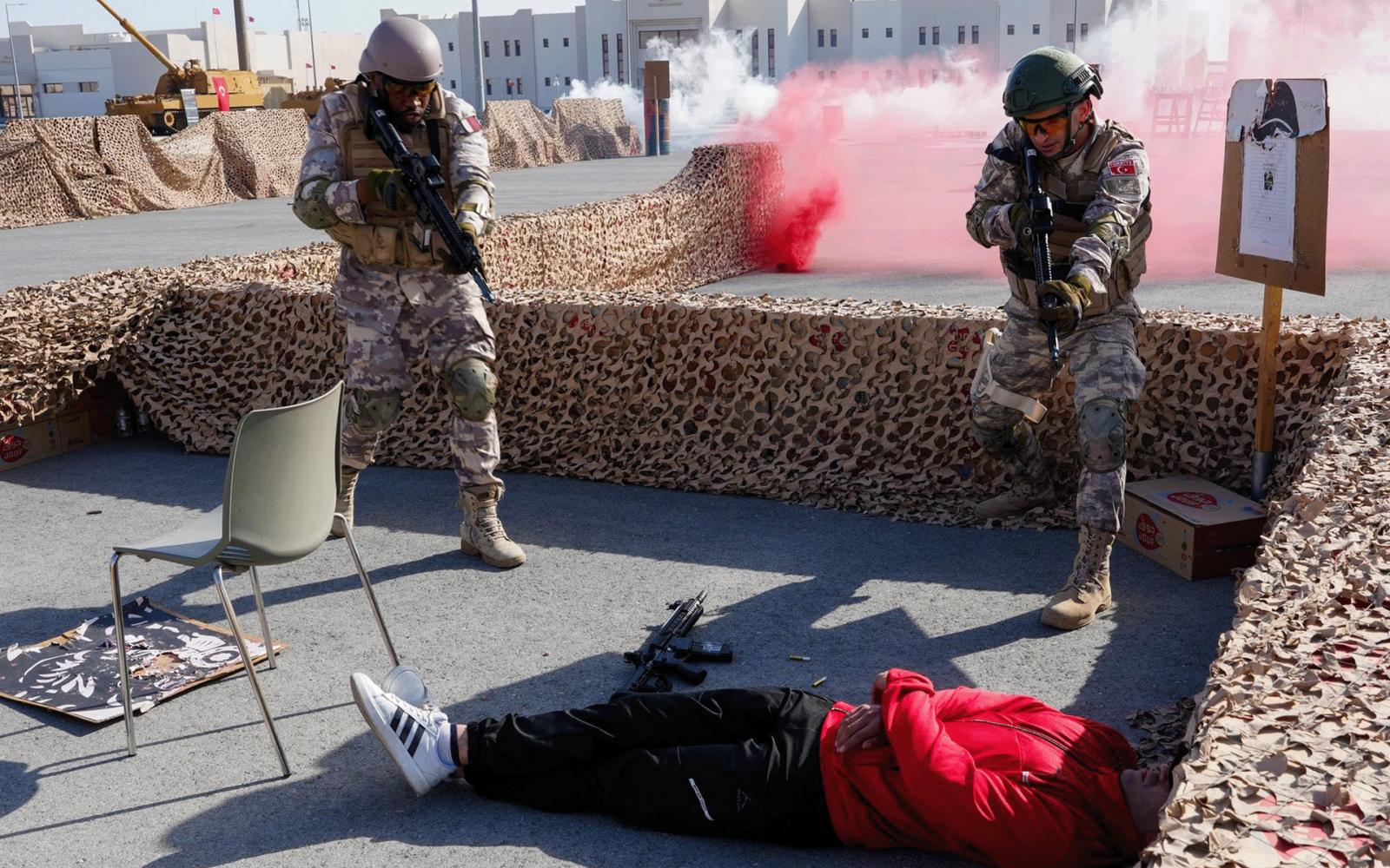 قطر وتركيا تختتمان تدريبات عسكرية مشتركة لتعزيز الجاهزية القتالية في الدوحة