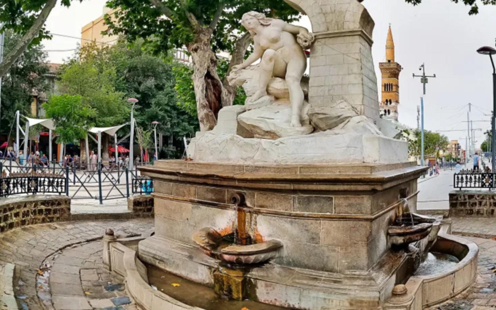 الجزائر: تخريب جديد يطال تمثال "عين الفوارة" التاريخي.. جدل واسع حول مصيره