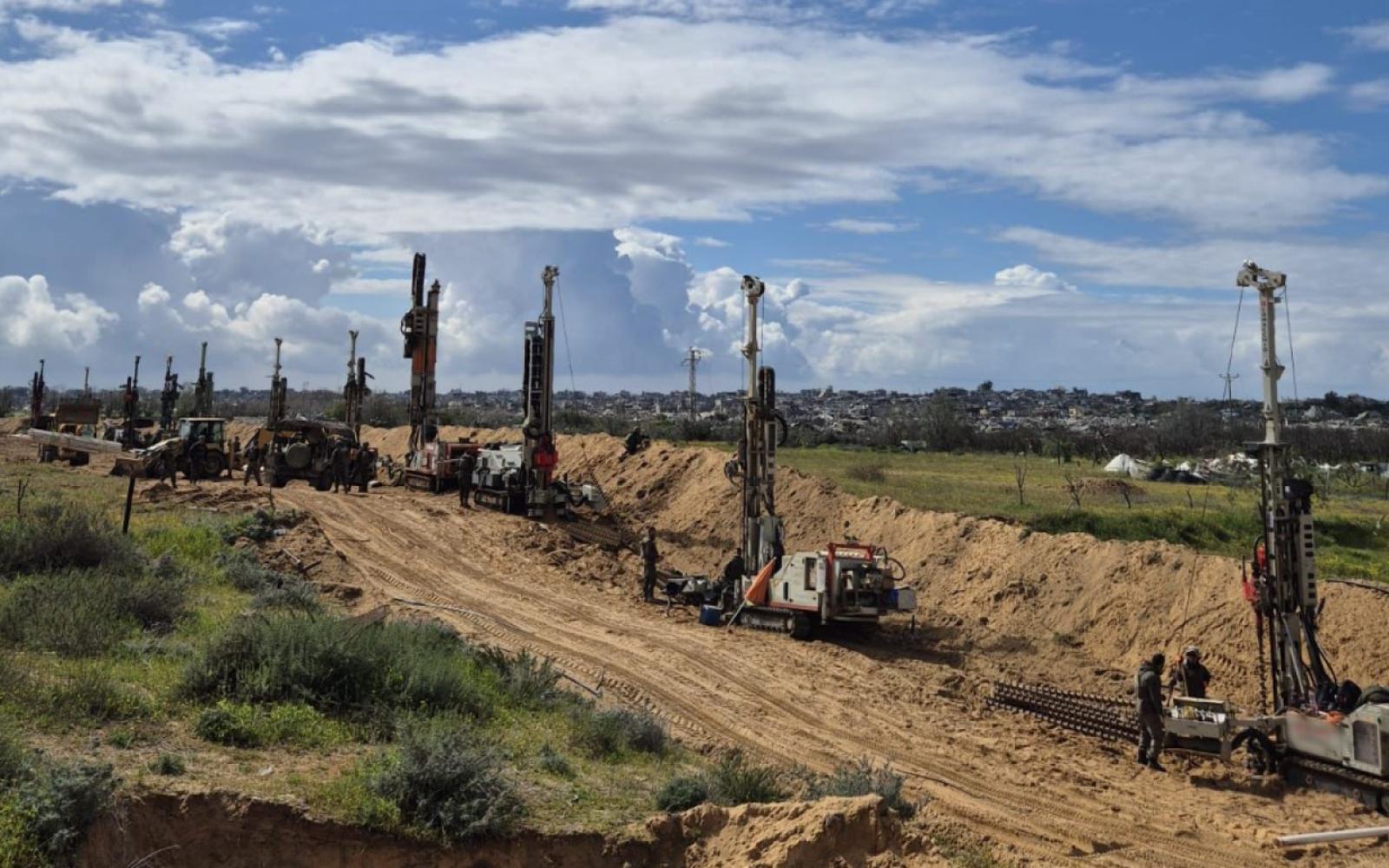 الجيش الإسرائيلي يدمر شبكة أنفاق واسعة في بيت حانون: استمرار العمليات شرق الخط الأصفر