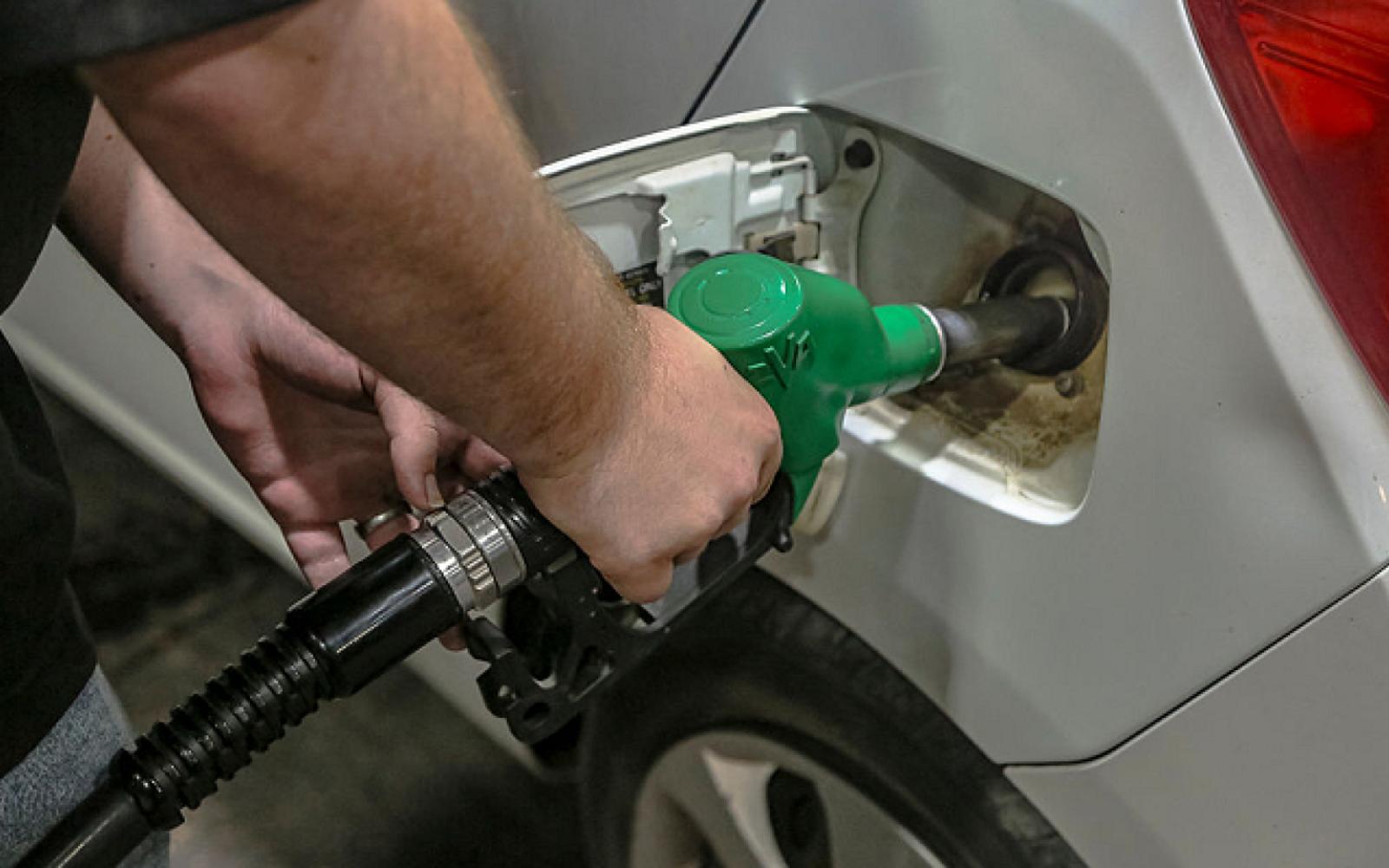 ارتفاع جديد في أسعار الوقود بإسرائيل: زيادة 14 أغورة للتر وسط توترات إقليمية