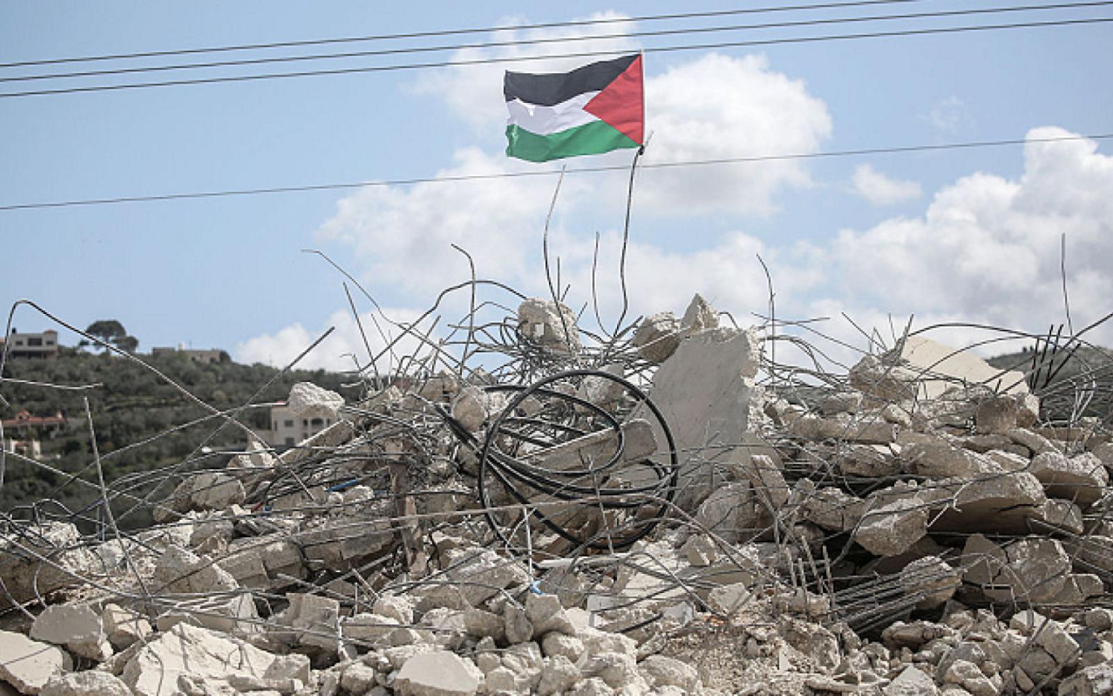 هدم مئات المنشآت الفلسطينية و86 اعتداء استيطاني بالضفة الغربية خلال أسابيع