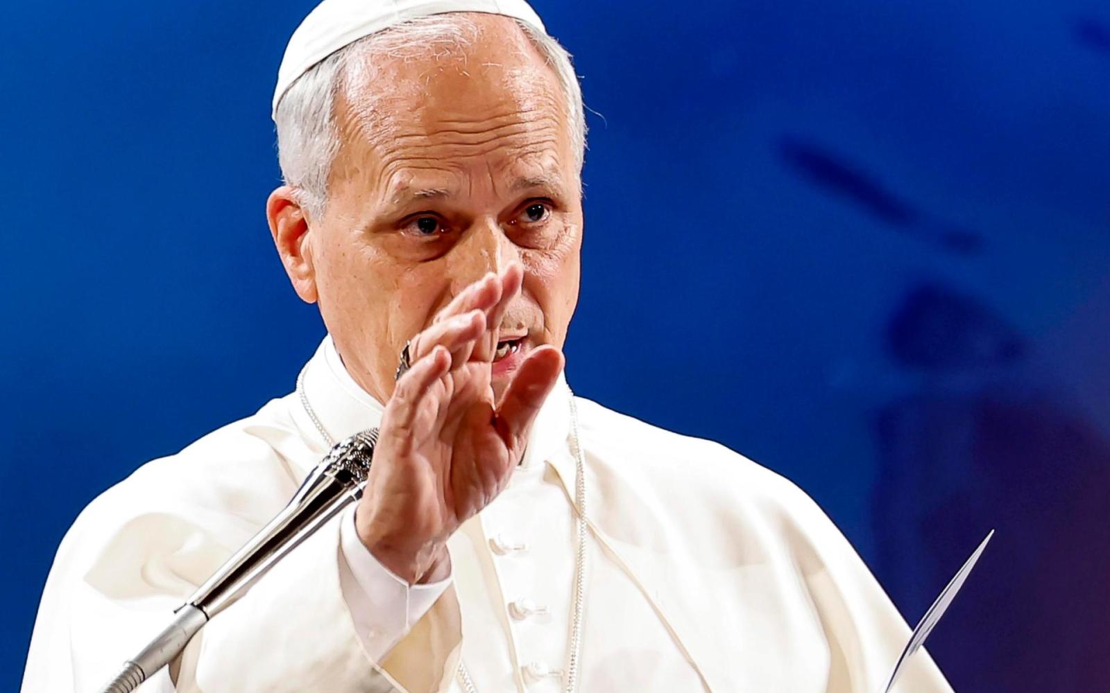 البابا يحذر الكهنة: الذكاء الاصطناعي لا يمكنه مشاركة الإيمان في العظات الدينية