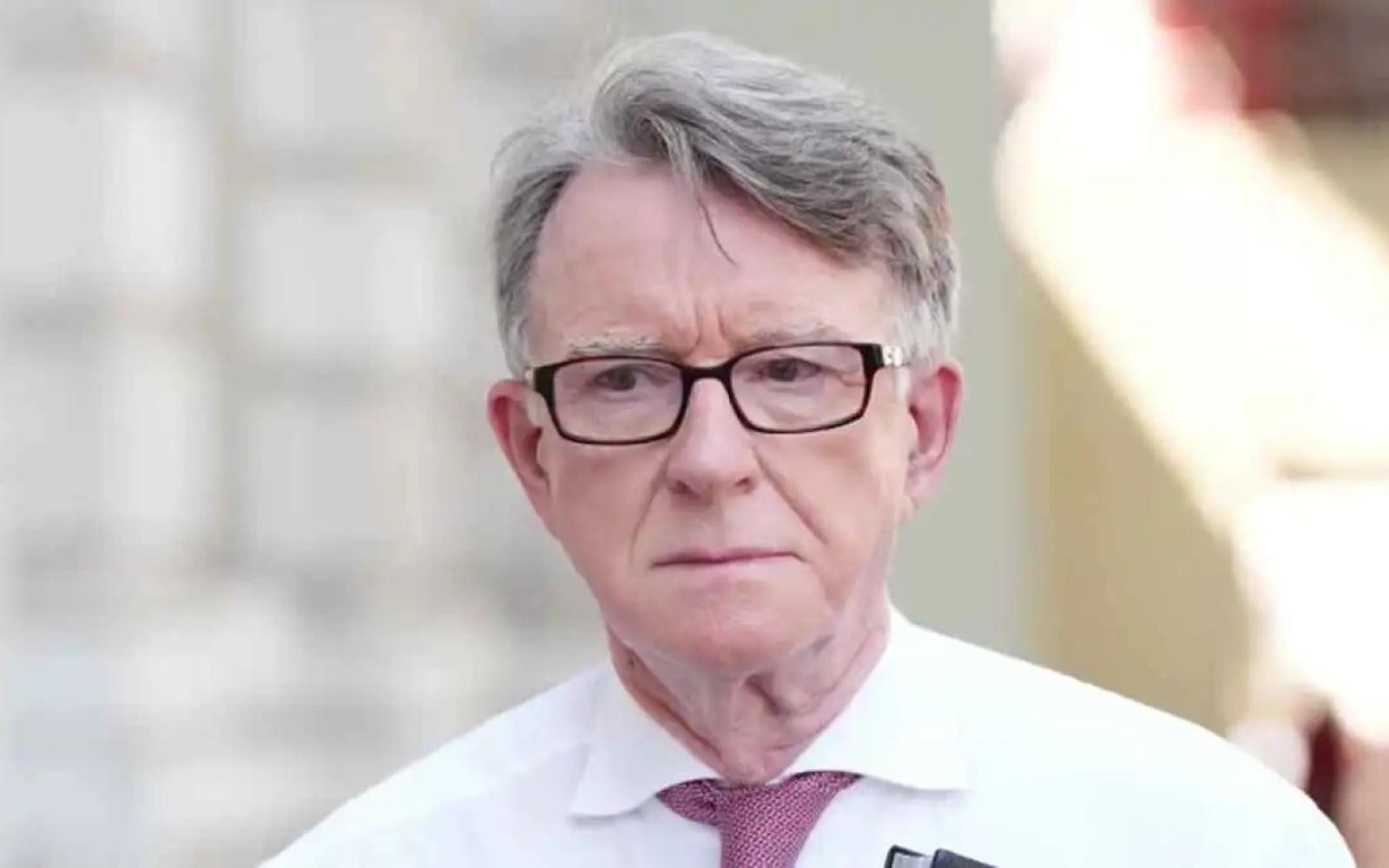 شرطة لندن تتدخل لمنع نشر وثائق "داونينغ ستريت" حول علاقة مسؤول بريطاني بإبستين