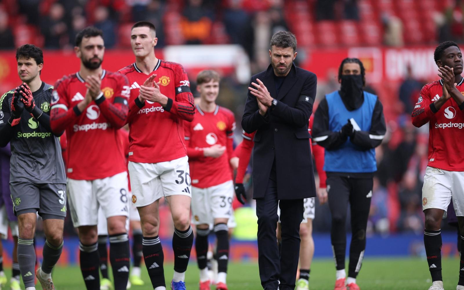 كاريك يعيد بريق مانشستر يونايتد: 13 نقطة في 5 مباريات تعكس صحوة استثنائية