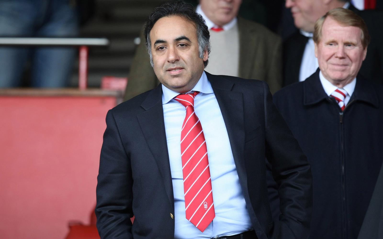 رجل أعمال كويتي ومالك سابق لنوتنغهام فورست يتعرض لطعن مروع في منزله بلندن