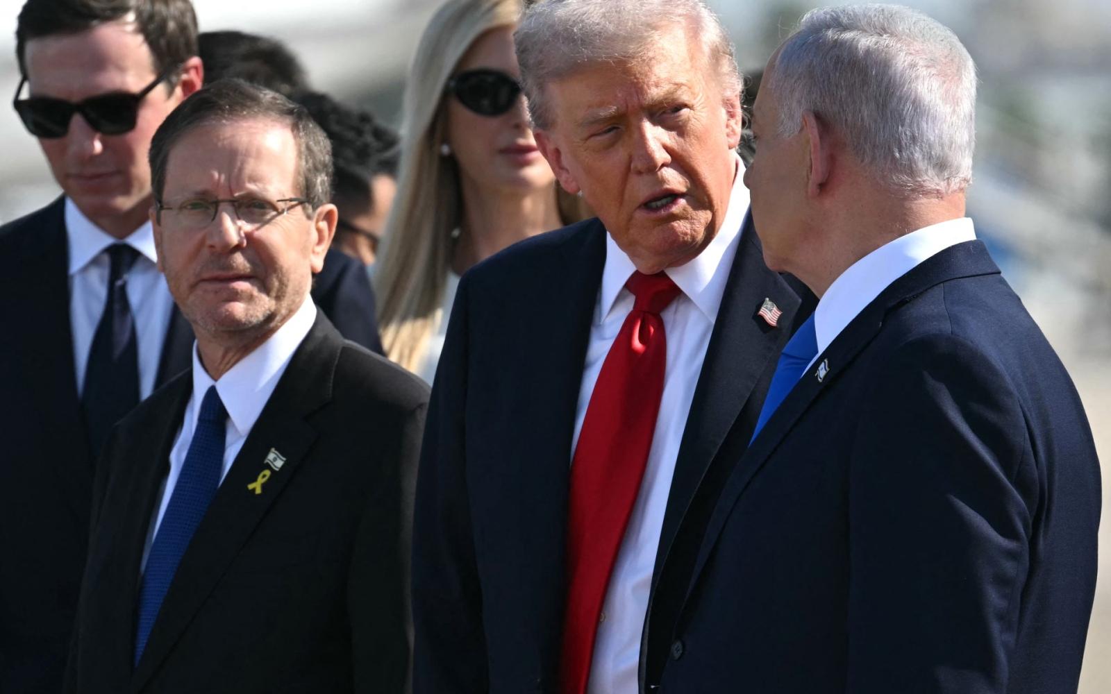 ترمب يثير جدلاً واسعاً في إسرائيل بتصريحاته اللاذعة ضد الرئيس هرتسوغ بسبب نتنياهو