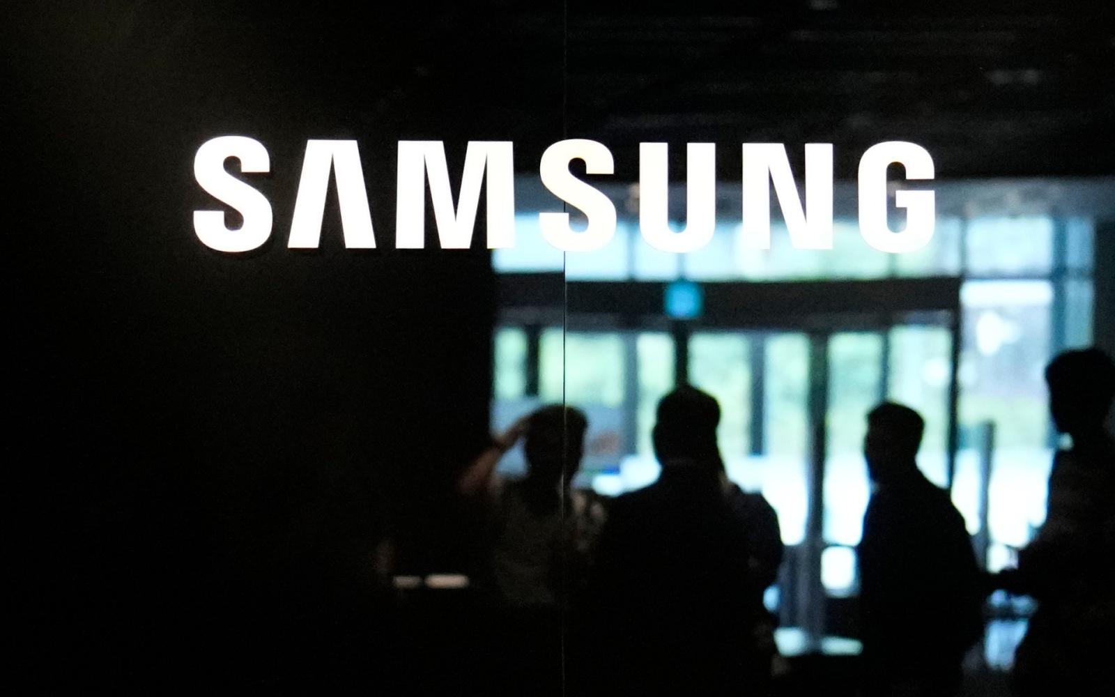 سامسونغ تكشف أسرارها: هاتف "غلاكسي إس 26" يتصدر الواجهة في حدث "غلاكسي أن باكد" المرتقب