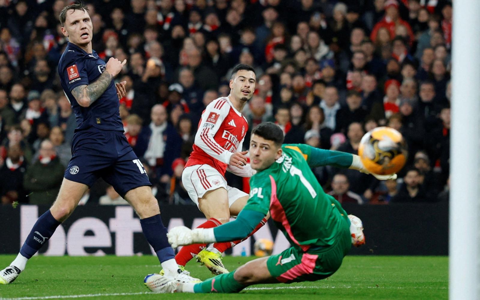 أرسنال يكتسح ويغان برباعية في الشوط الأول ويتأهل بثقة لدور الـ 16 بكأس الاتحاد الإنجليزي