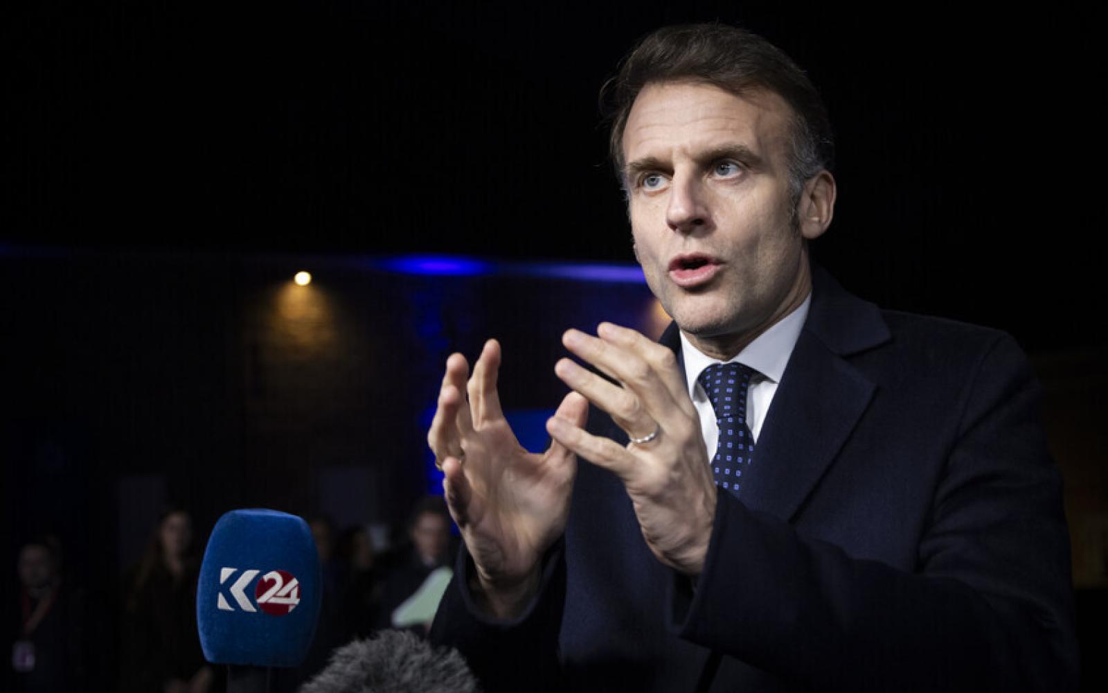 إحراج ماكرون في ميونيخ: سياسي فرنسي وإعلام ألماني يصفانه بـ"الأحمق" و"البطة العرجاء"