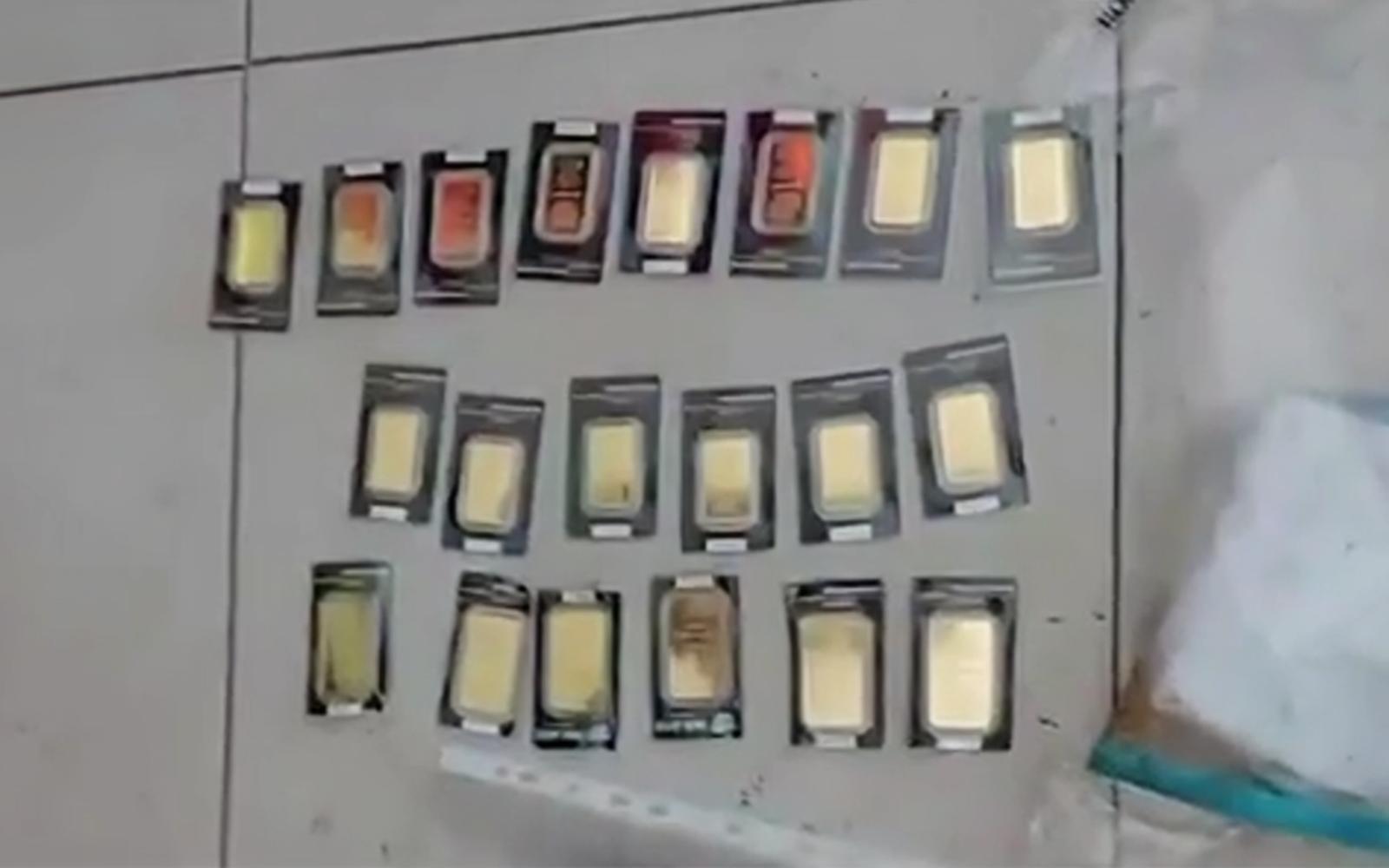 غفلة تكلف رجلًا إيطاليًا 120 ألف يورو.. 20 سبيكة ذهب في مكب النفايات