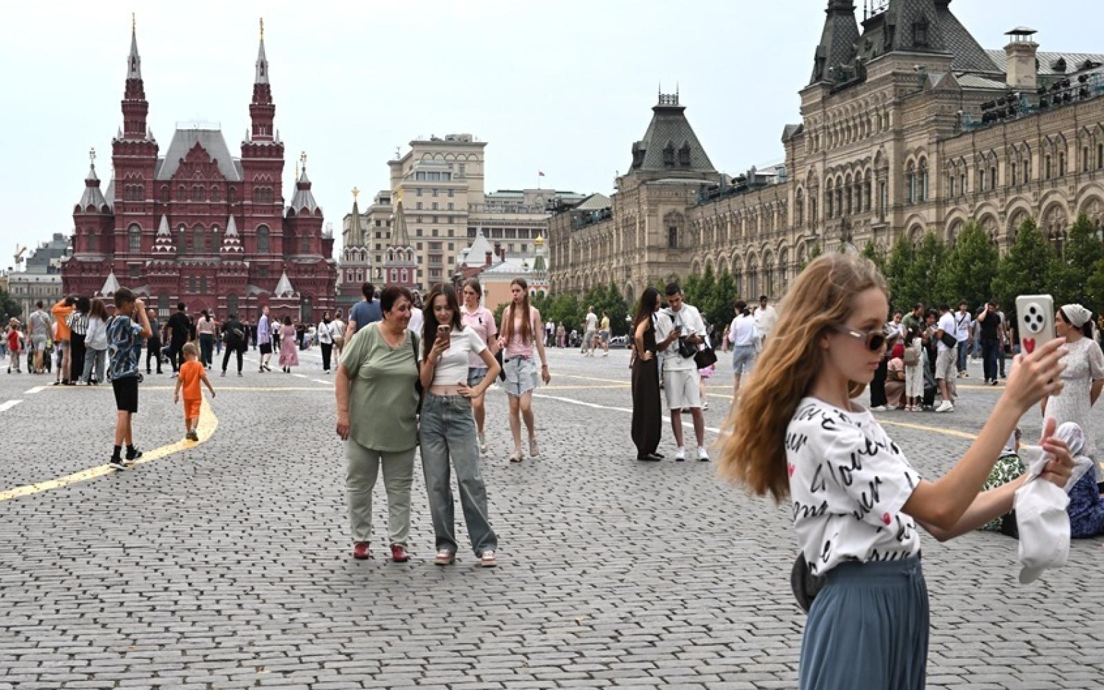 روسيا: موسكو وسانت بطرسبرغ تتصدران قائمة الوجهات السياحية الداخلية الأكثر طلباً في 2025