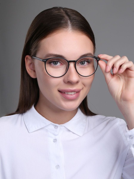 Nikitana Women's Black Frameless Sunglasses