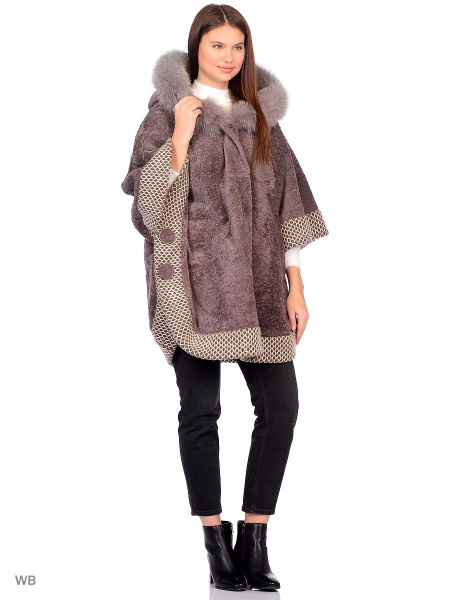 MARKAS Poncho: Hand-Knitted [or other relevant detail if applicable]
