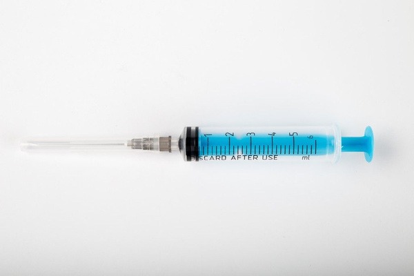 Sterile Disposable Syringe 5ml with Needle (20 Pack)