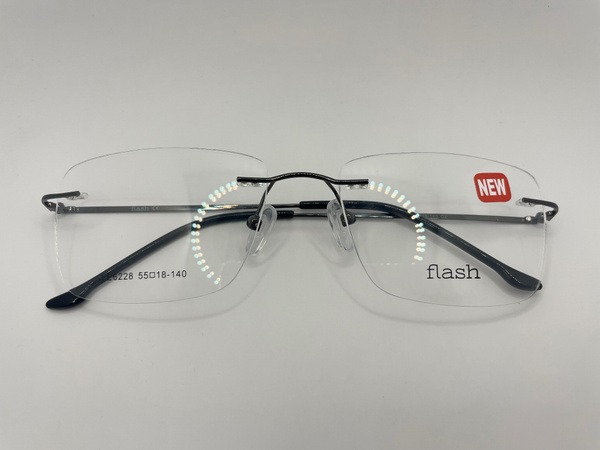 Flash 6228 Camera: Specs &amp; Review