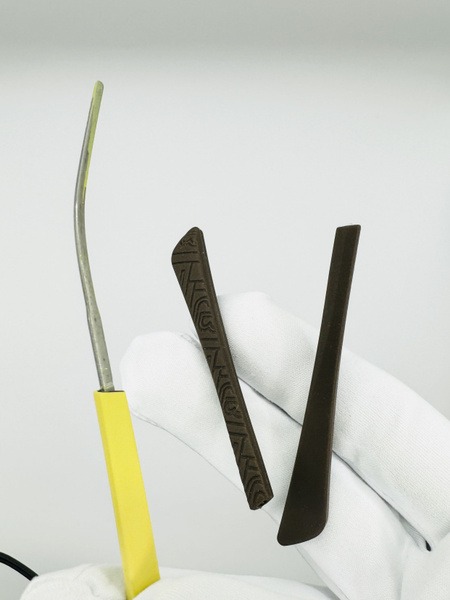 Replaceable Brown Silicone Eyeglass Temple Tips