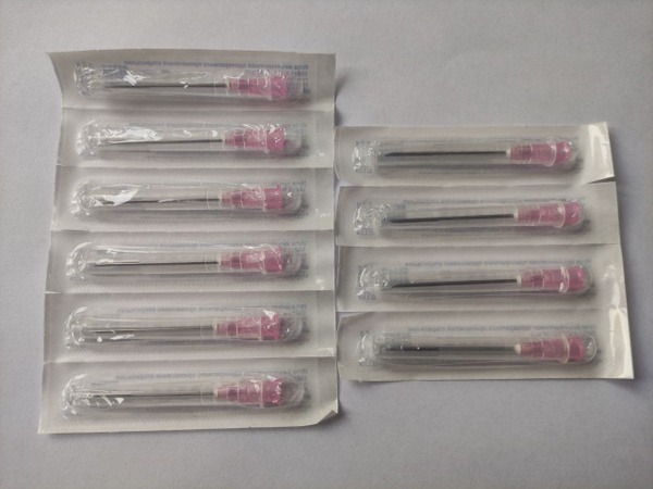 Sterile 18G x 1 1/2" (1.2 x 40mm) Injection Needles (10 Pack)