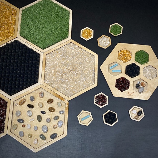 Sensory Path &amp; Tiles Set: 8 Large + 7 Small Honeycomb Tactile Mats