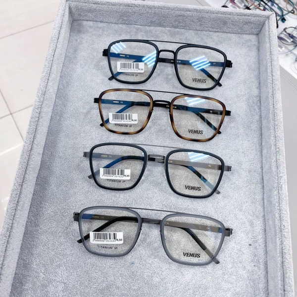 Prescription Glasses with Super Thin 1.61 Japanese Lenses & Flexible Titanium Frame