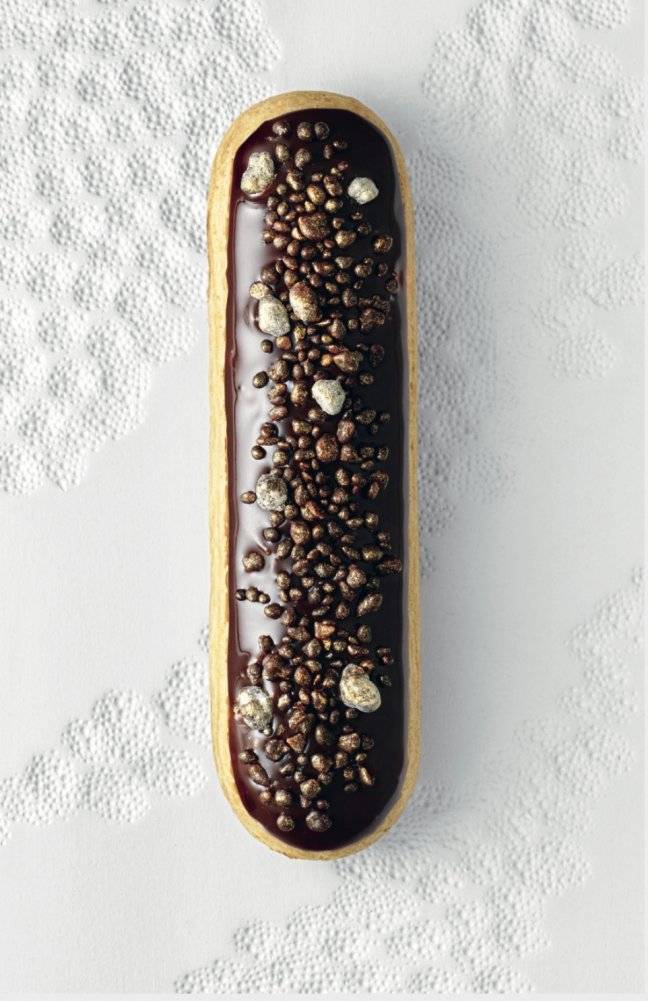 Эклеры. 20 лет эволюции (кожаный футляр) фото книги 10