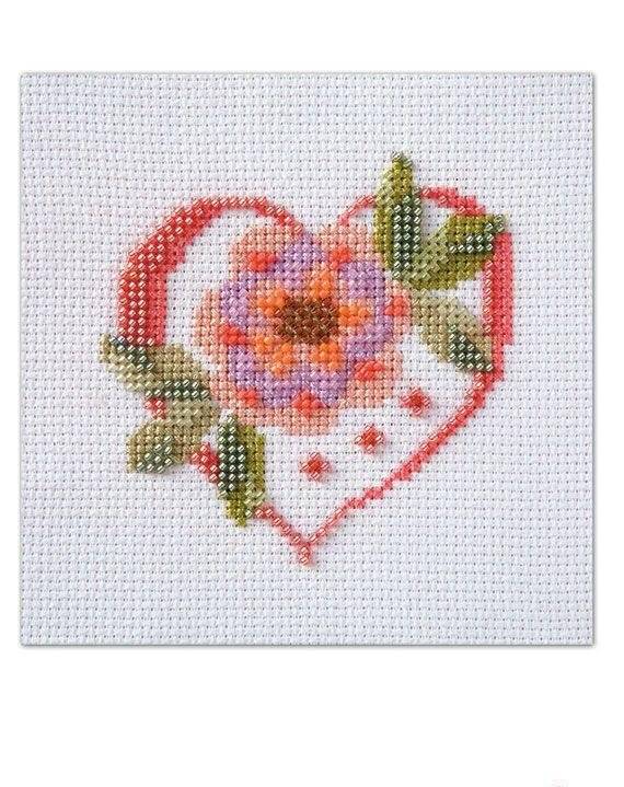 Бисерная вышивка крестом. Цветочные мотивы. Моя энциклопедия вышивки фото книги 4