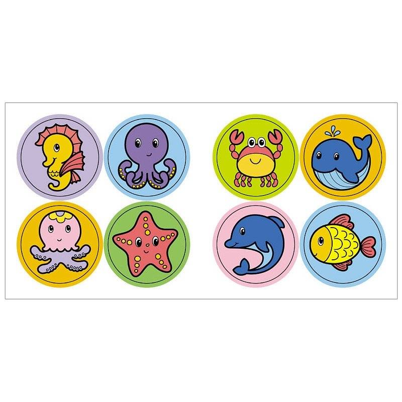 Раскраска с наклейками "В море" фото книги 4