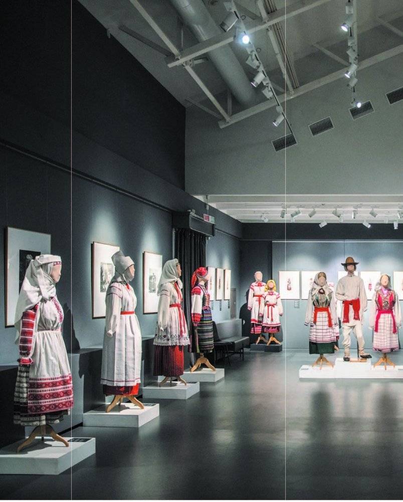 Анталогія прыгажосці. Традыцыйны беларускі касцюм фото книги 5