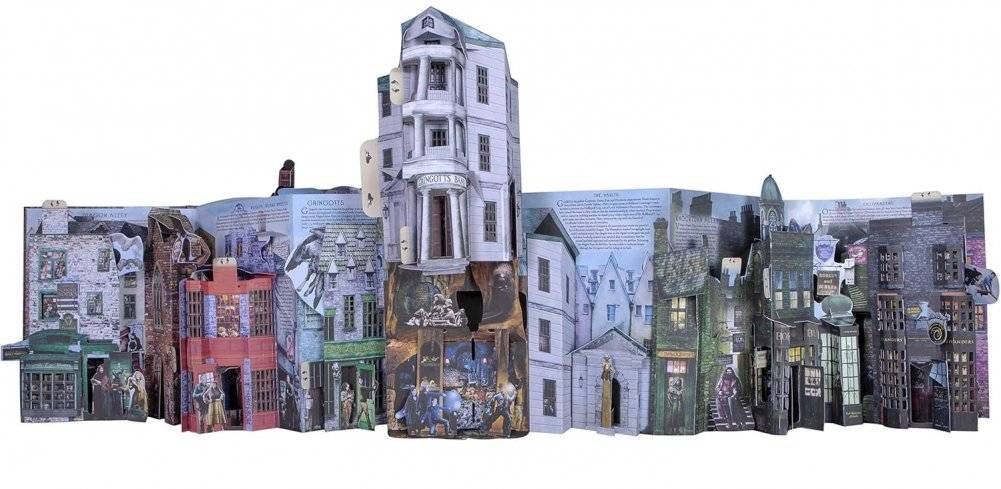 Harry Potter. A Pop-Up Guide to Diagon Alley and Beyond фото книги 3