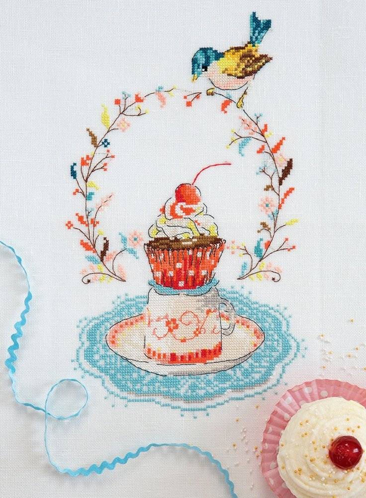 Французская вышивка крестом. Великолепные цветы и птицы фото книги 4