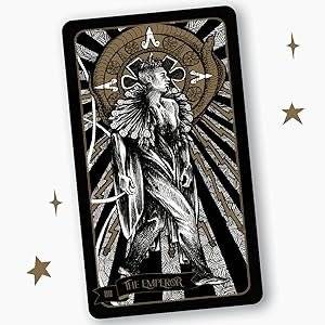 Tarot of the Sorceress: A Witch's Wheel of the Year (78 Cards and 128-Page Guidebook) фото книги 3