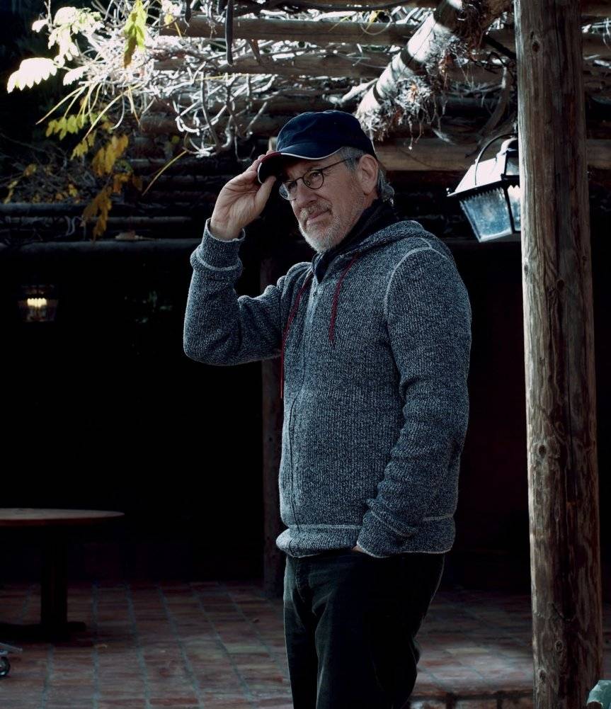 Стивен Спилберг. Человек, который придумал блокбастер. Иллюстрированная биография фото книги 8