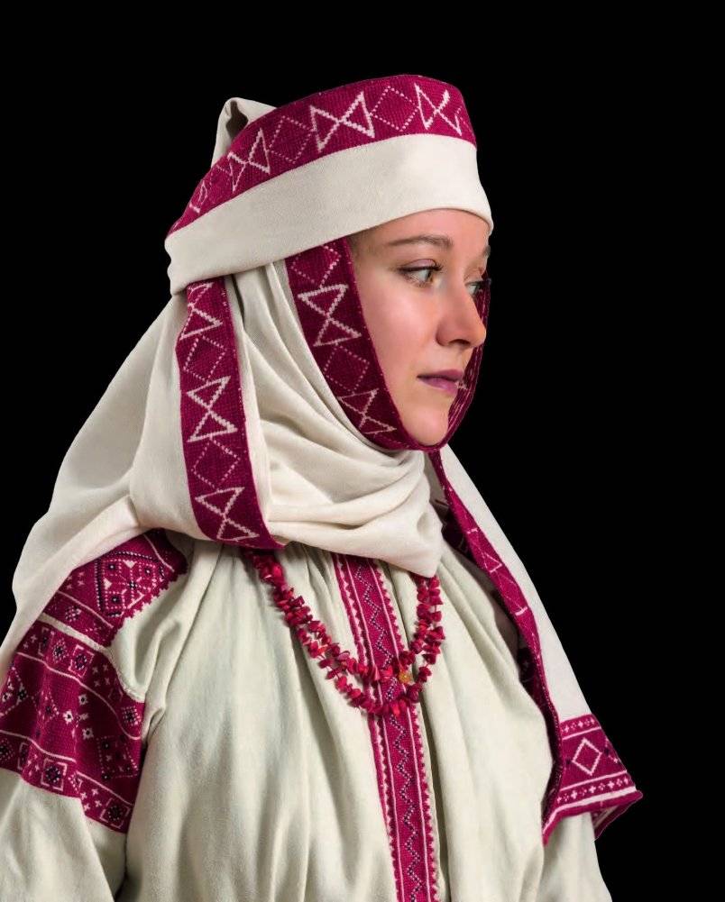 Анталогія прыгажосці. Традыцыйны беларускі касцюм фото книги 3