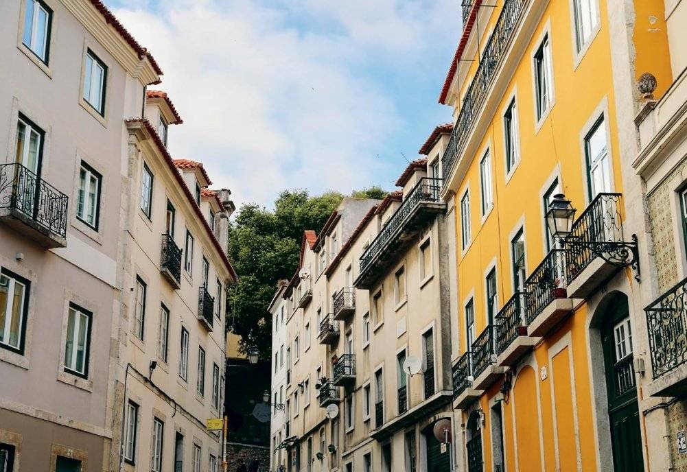 Patterns of Portugal: A Journey Through Colors, History, Tiles, and Architecture фото книги 4