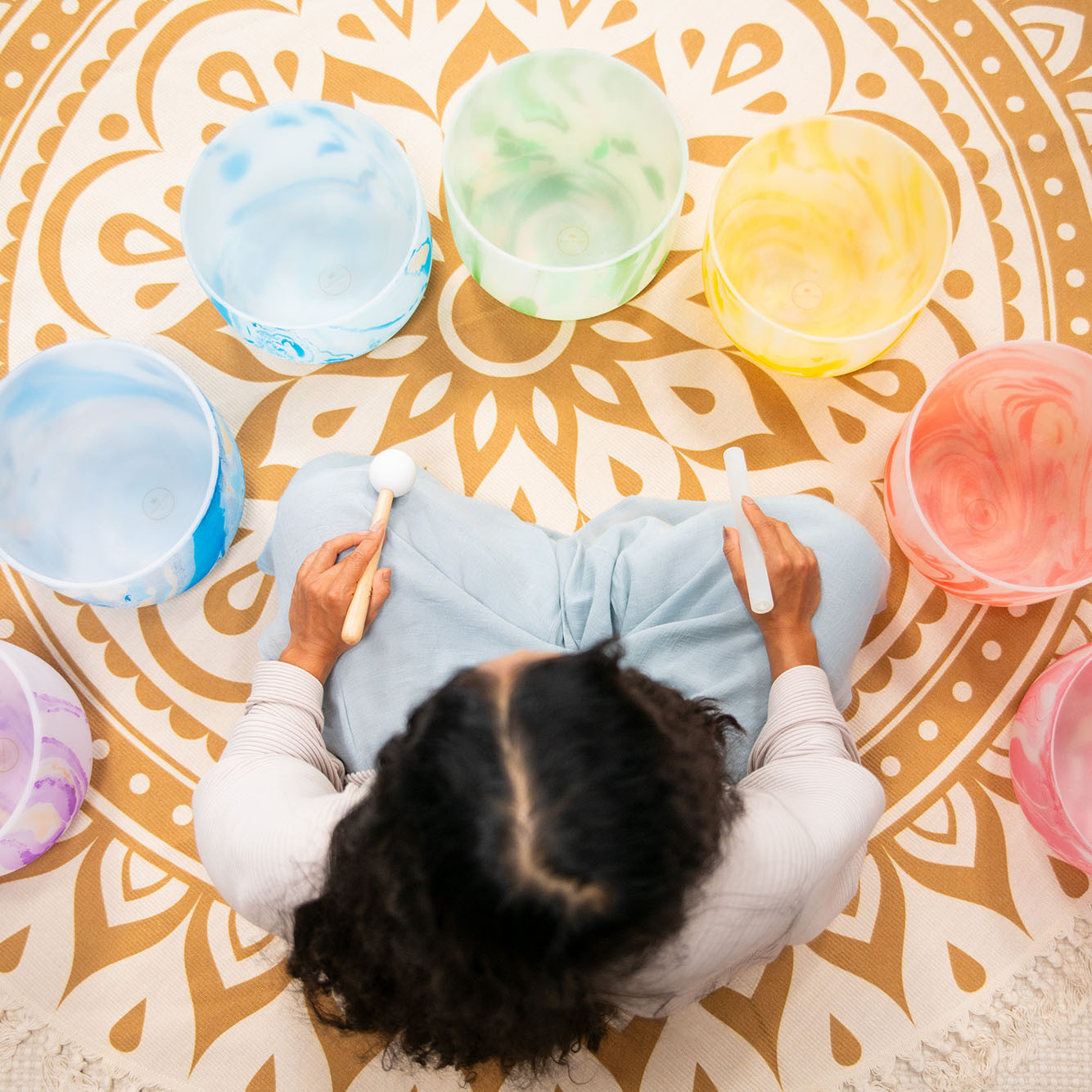 Meinl Sonic Energy 7-teiliges Marble Crystal Singing Bowl Chakra Set, H4, A4, G4, F4, E4, D4, C4, 432 Hz (MCSBSETCHA)